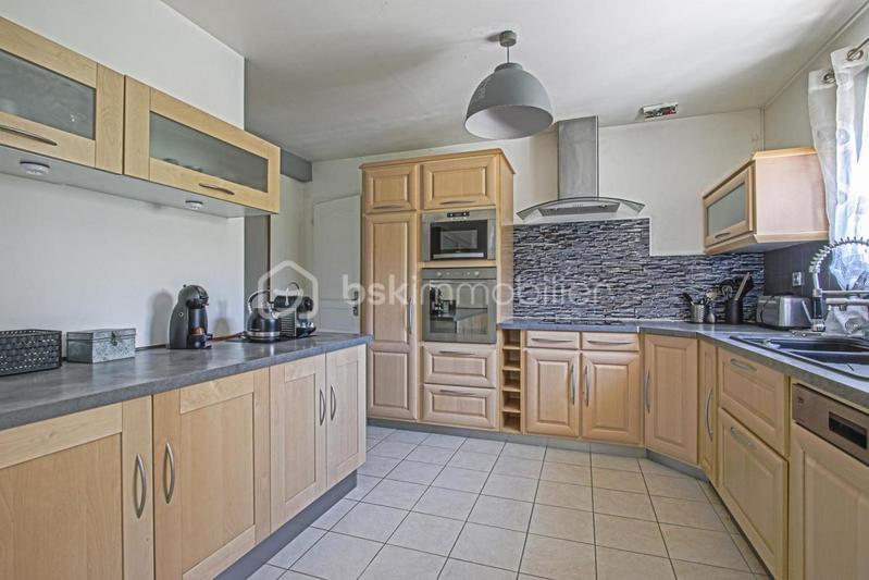 Pavillon - 200 m² - 5 pièces