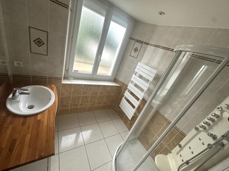 Maison - 200 m² - 8 pièces