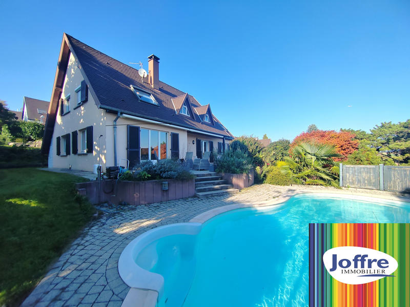 Maison - 198 m² - 7 pièces