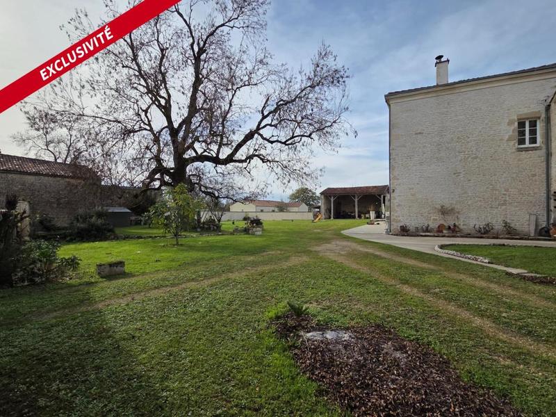 Maison - 371 m² - 7 pièces