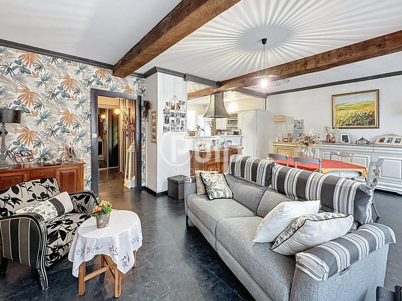 Maison - 210 m² - 10 pièces