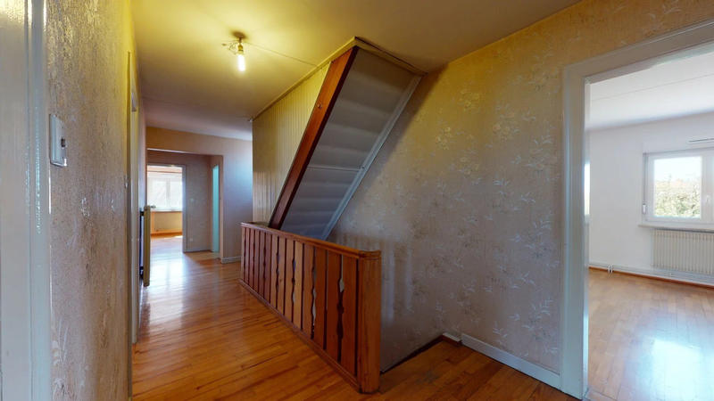 Maison - 207 m² - 7 pièces