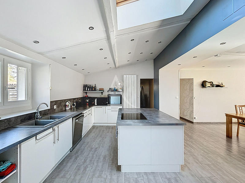 Maison - 155 m² - 8 pièces