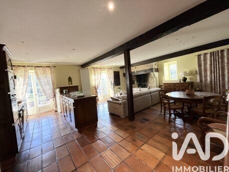 Maison - 200 m² - 7 pièces