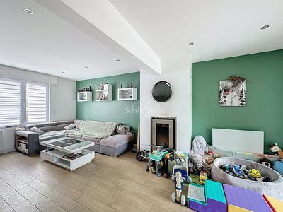 Maison - 90 m² - 5 pièces