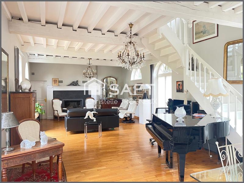 Maison - 200 m² - 5 pièces