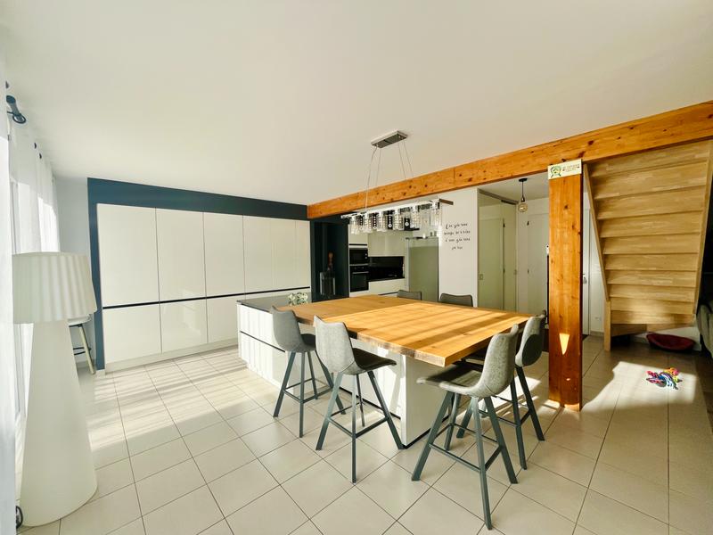 Maison - 108 m² - 6 pièces