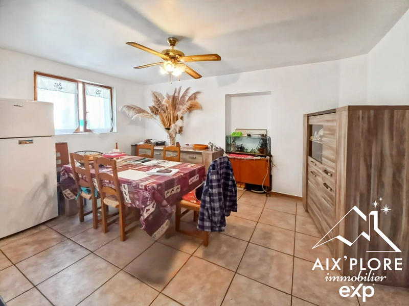 Maison - 104 m² - 4 pièces