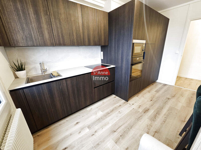 Appartement - 85 m² - 5 pièces