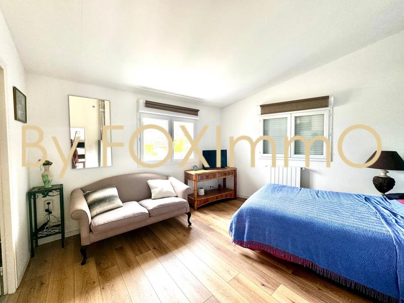 Maison - 230 m² - 6 pièces