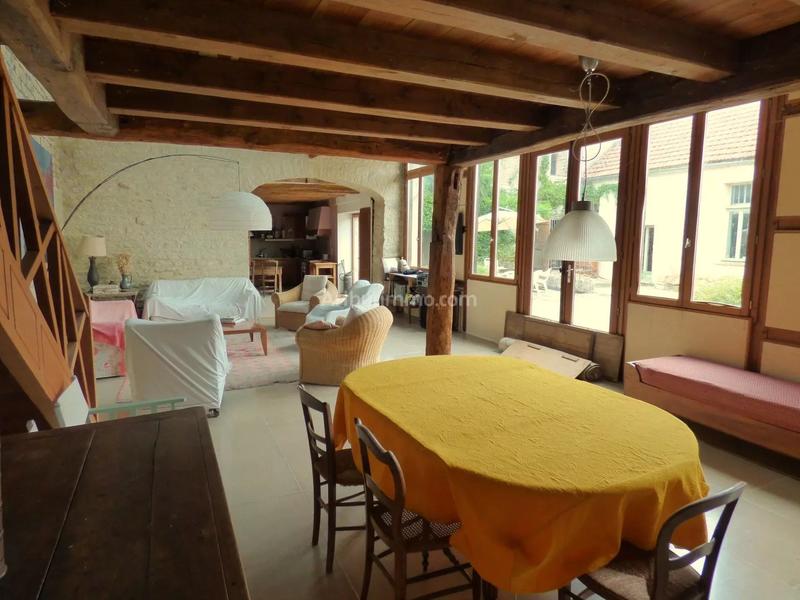 Maison - 329 m² - 12 pièces