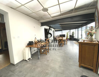 Maison - 210 m² - 9 pièces