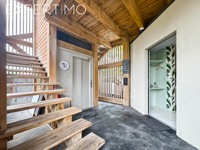 Maison - 180 m² - 5 pièces