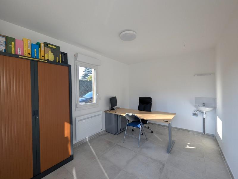 Propriété - 330 m² - 11 pièces