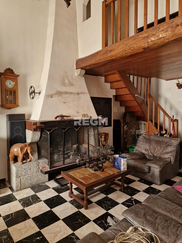 Maison - 500 m² - 15 pièces