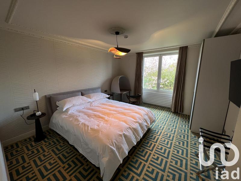 Maison - 670 m² - 20 pièces