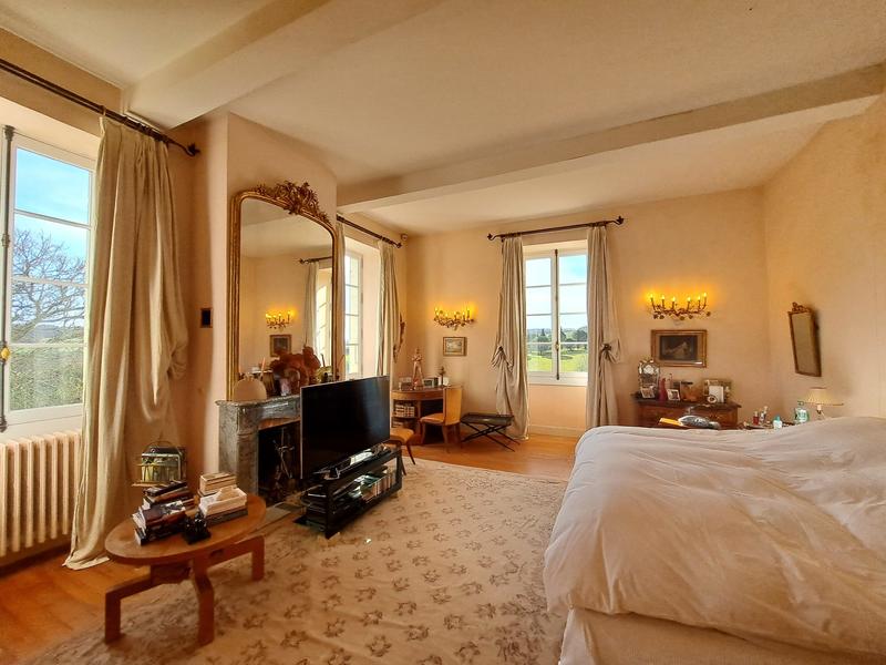 Maison - 665 m² - 20 pièces