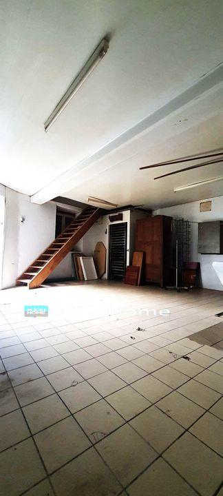 Maison - 220 m² - 9 pièces