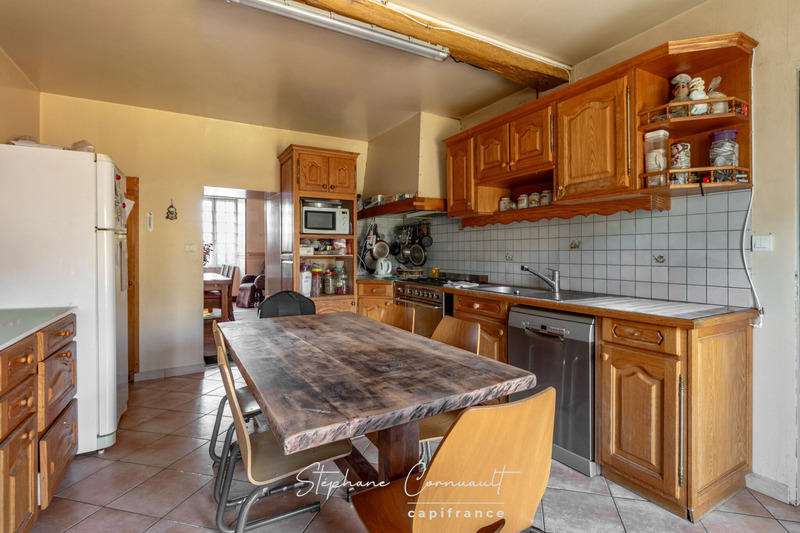 Maison - 236 m² - 8 pièces