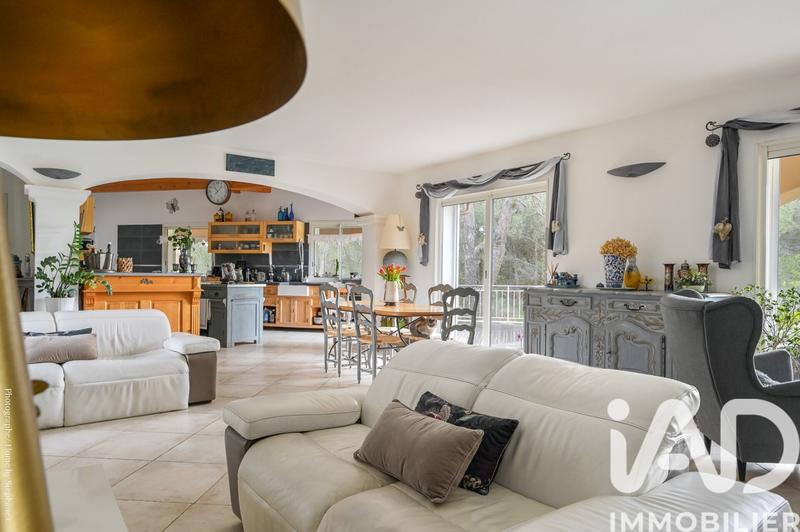 Maison - 210 m² - 7 pièces