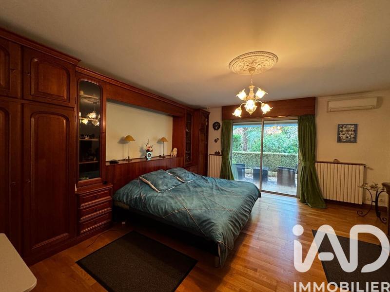 Maison - 762 m² - 17 pièces