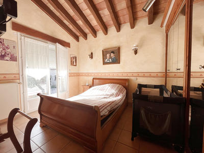 Maison - 233 m² - 11 pièces