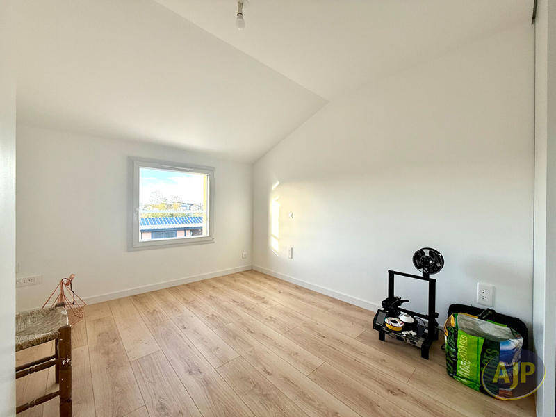 Maison - 104 m² - 6 pièces