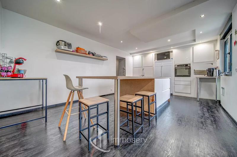 Maison - 135 m² - 6 pièces