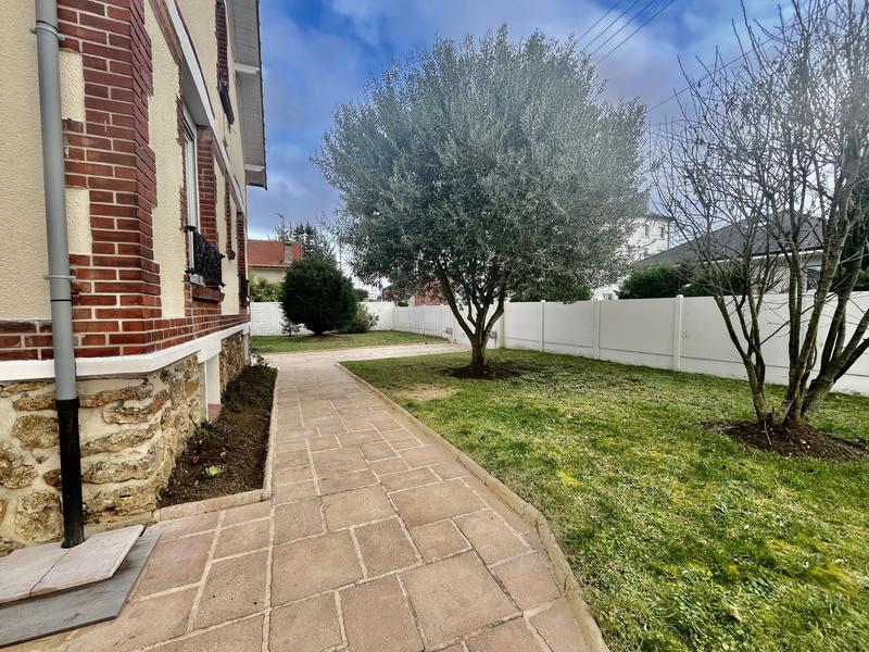 Maison - 105 m² - 4 pièces