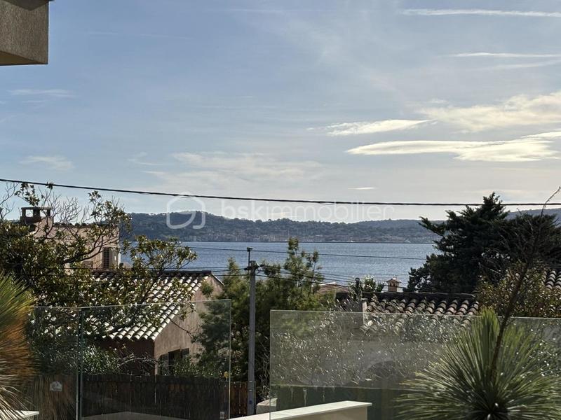 Maison - 262 m² - 5 pièces