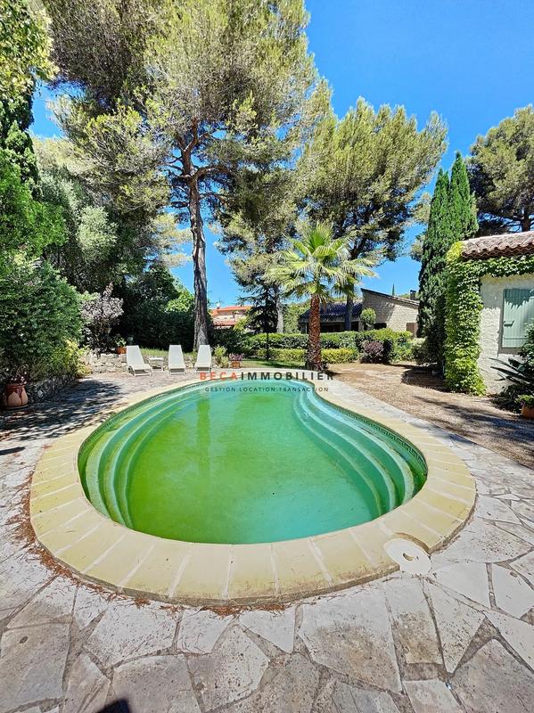 Villa - 165 m² - 6 pièces