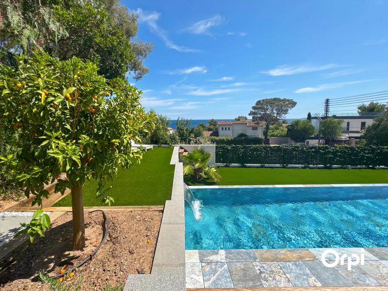 Villa - 242 m² - 5 pièces