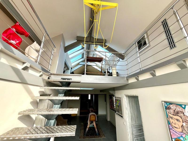 Maison - 407 m² - 9 pièces