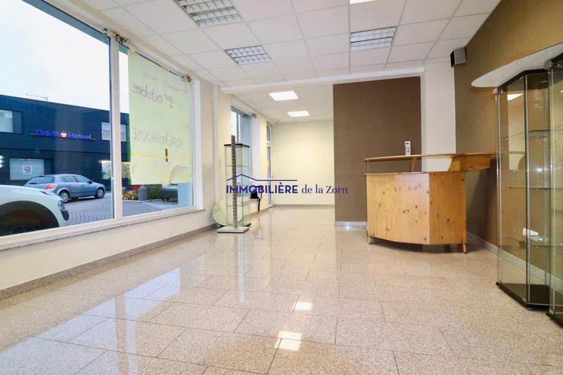 Local commercial - 95 m² - 4 pièces
