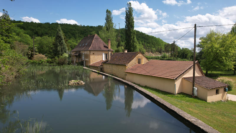 Maison - 279 m² - 9 pièces