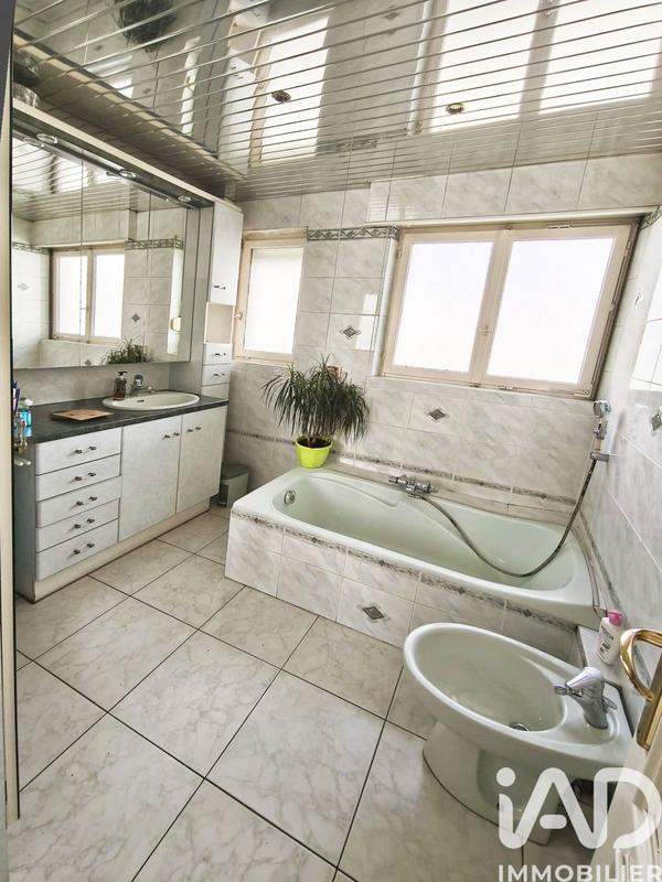 Maison - 115 m² - 4 pièces