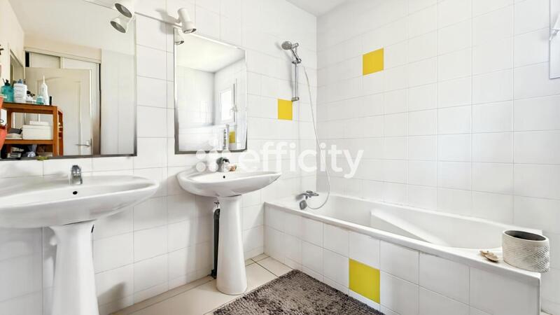 Maison - 95 m² - 5 pièces