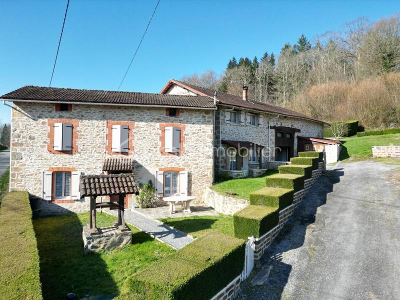 Maison - 212 m² - 9 pièces