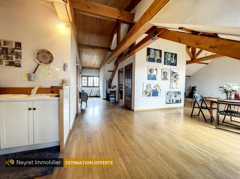 Maison - 245 m² - 7 pièces