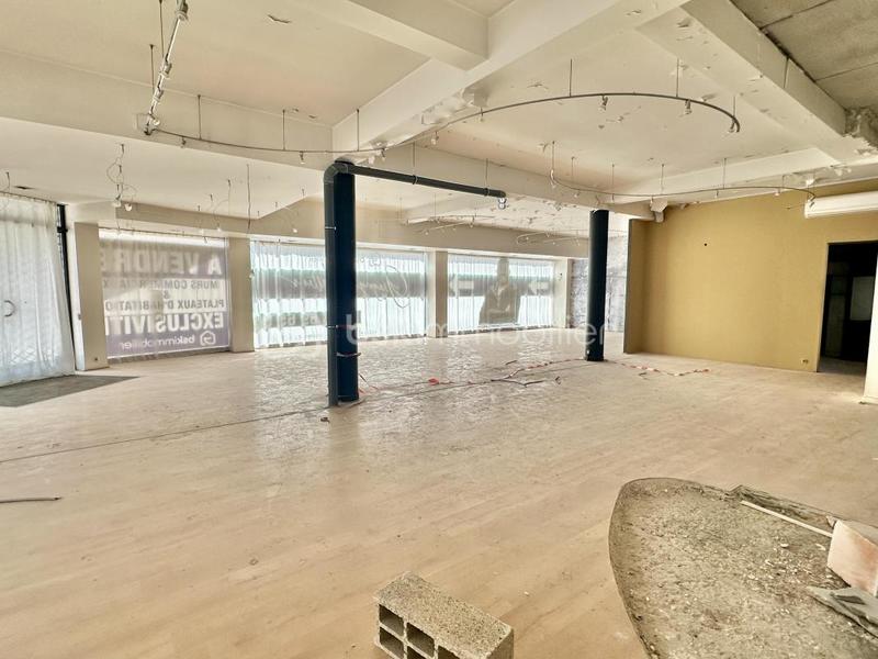 Local commercial - 250 m² - 2 pièces