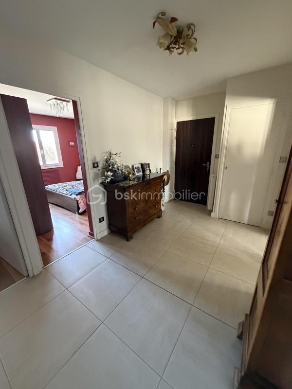 Appartement - 82 m² - 3 pièces