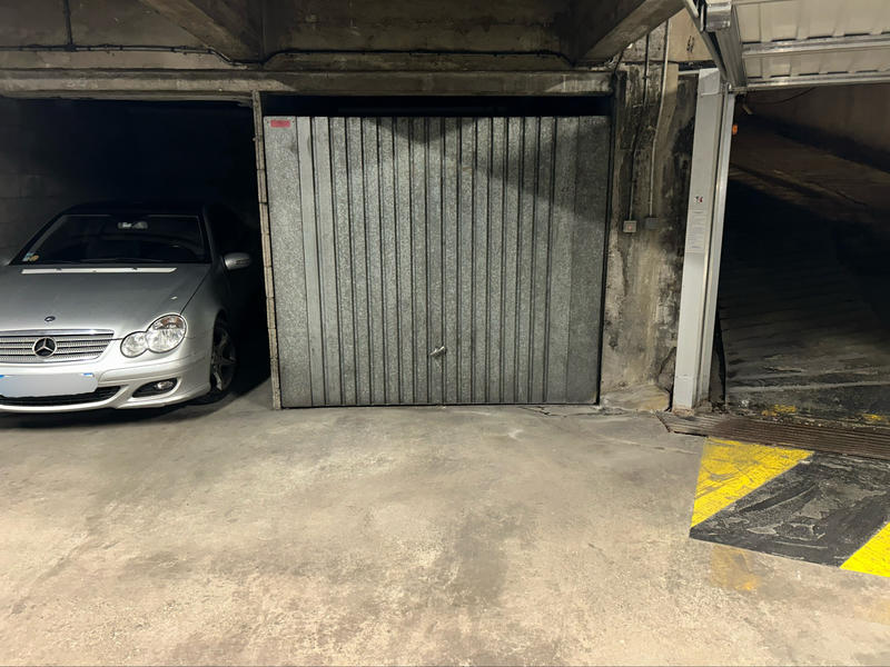 Parking / Garage - 11 m²