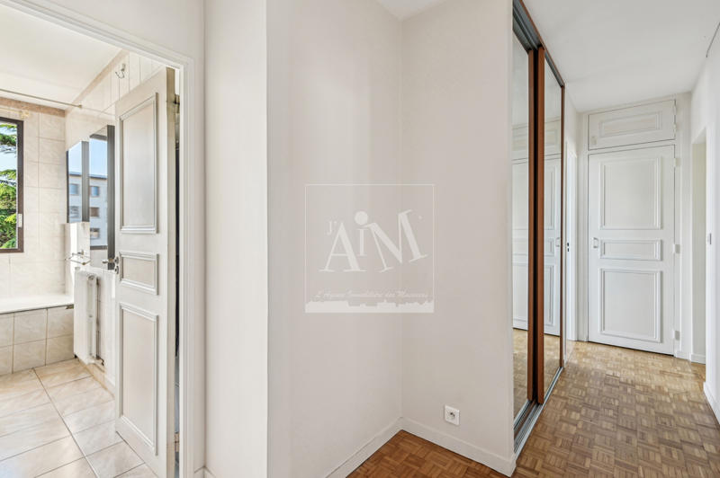 Appartement - 80 m² - 5 pièces