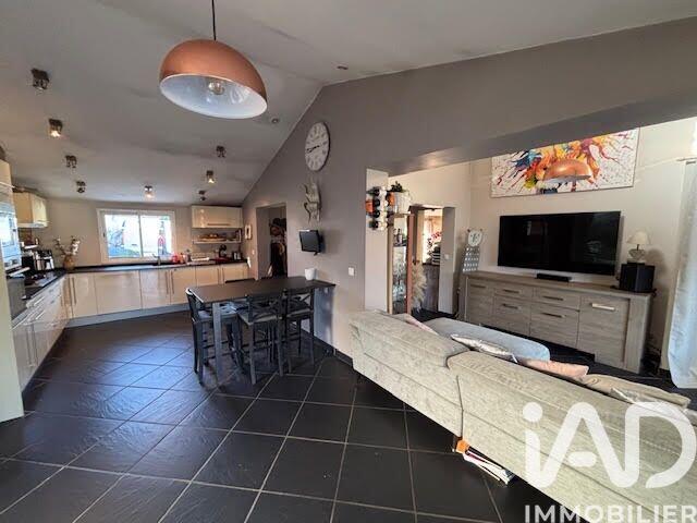 Maison - 137 m² - 5 pièces