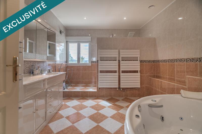 Maison - 195 m² - 7 pièces