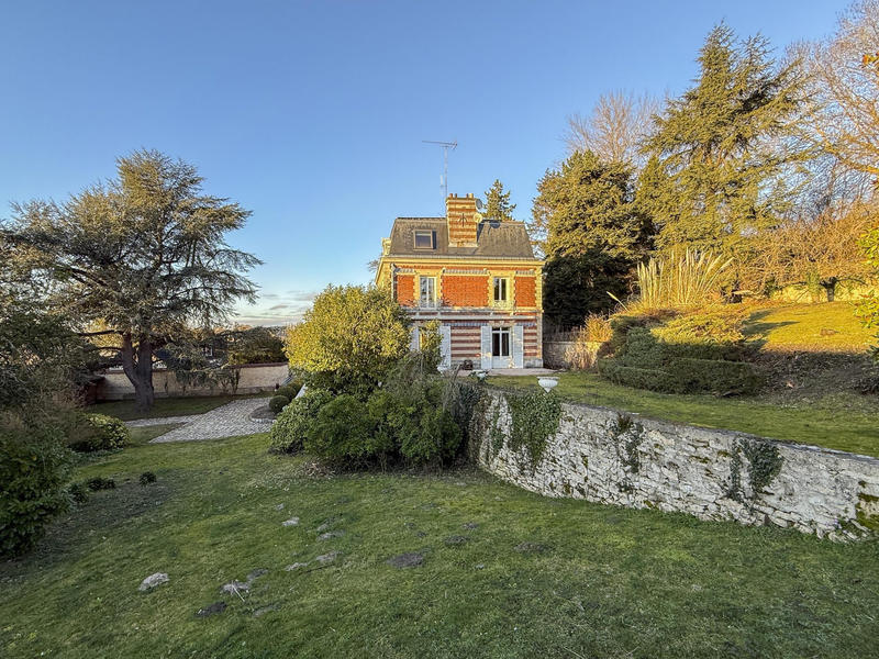 Maison - 198 m² - 7 pièces