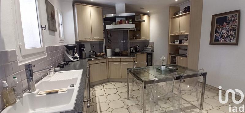 Maison - 205 m² - 6 pièces