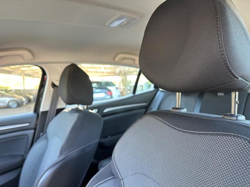 Renault Mégane IV (2) 1.5 Blue Dci 115 Evolution Edc