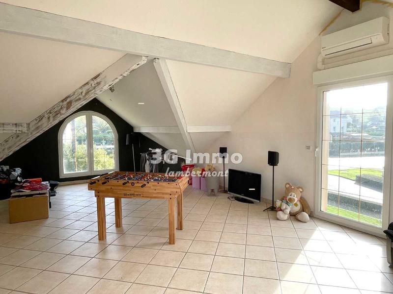 Maison - 180 m² - 6 pièces