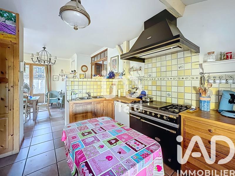 Maison - 241 m² - 10 pièces